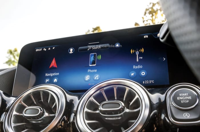 Mercedes-Benz GLA vs BMW X1 comparison: Diesel duel